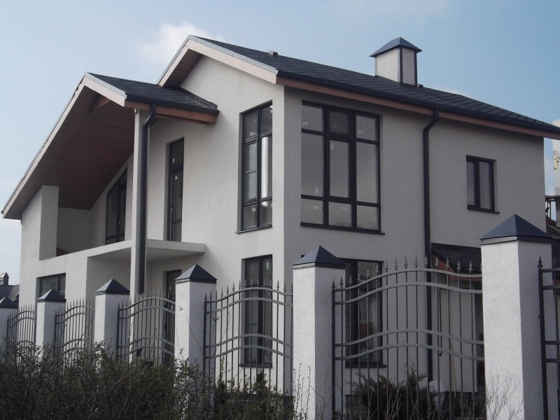 Отделка цоколя декоративной штукатуркой