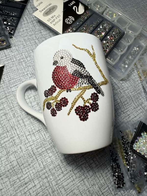 Кружки инкустированные стразами