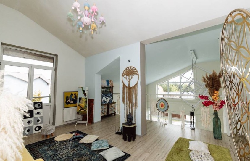 Ретритный центр в Подмосковье: ретрит на выходные в загородном особняке