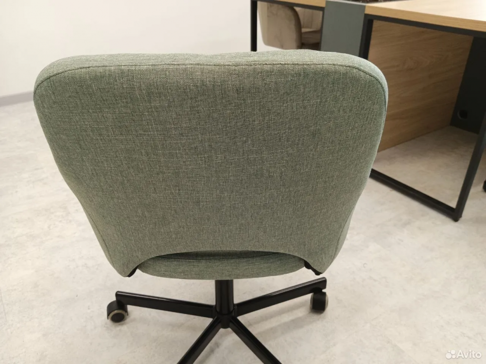 Светло-зеленое