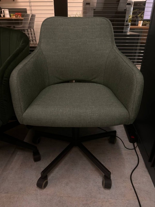 Светло-зеленое