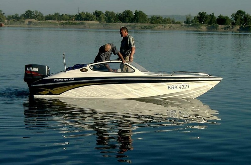 Стеклопластиковый катер "Линда-01"