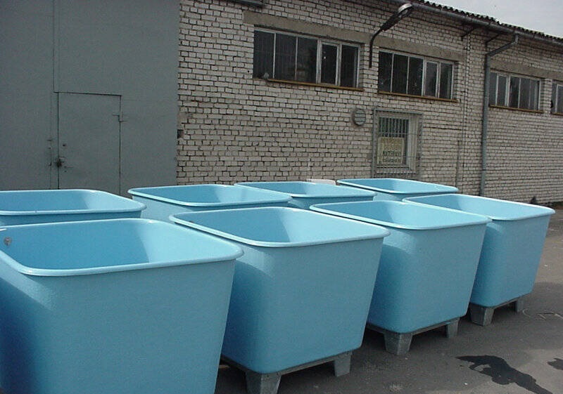 Бассейны для разведения рыбы, раков и т. д.