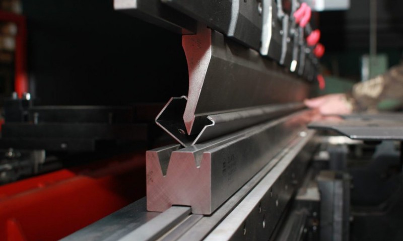 Гибка металла (Гибка металла толщиной до 12 мм.)О компании:   ООО «ФАКТ» — российский производитель запасных частей и комплектующих для многих отраслей промышленности в частности для железнодорожного транспорта. Компания работает с 2015 года, обладает сов