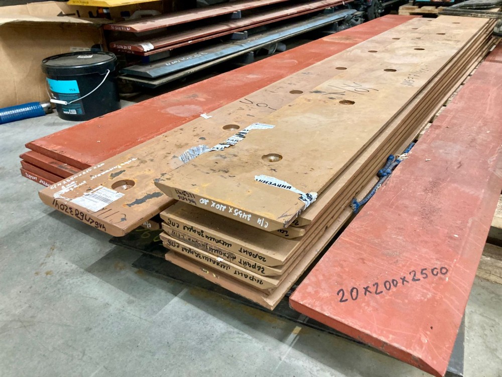 Режущая кромка ковша / Нож ковша