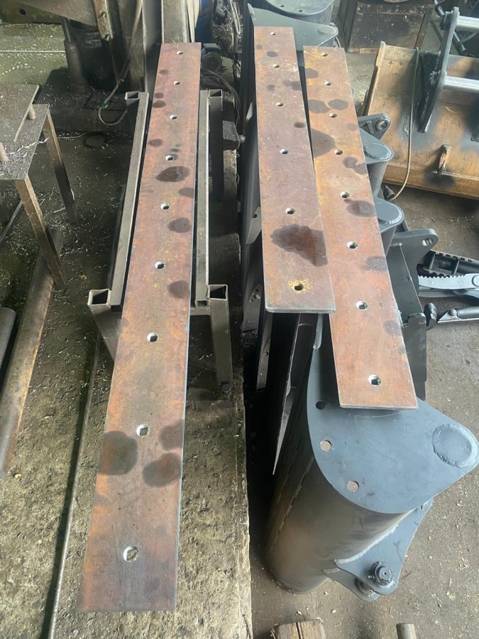 Режущая кромка ковша / Нож ковша