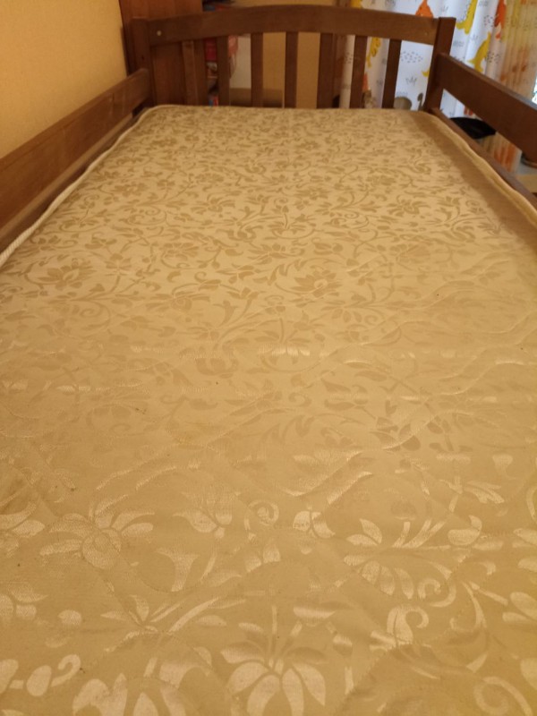 Двухъярусная кровать из массива дерева