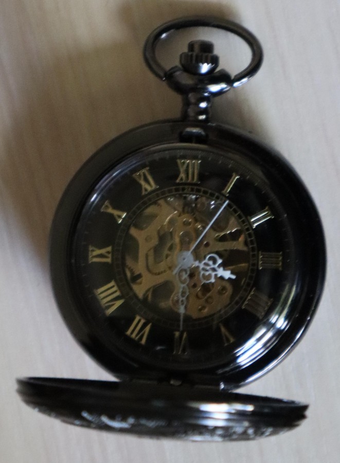 Продам часы  YISUYA новые