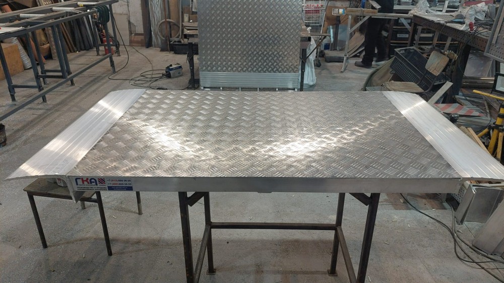 Перегрузочный мост для пандуса