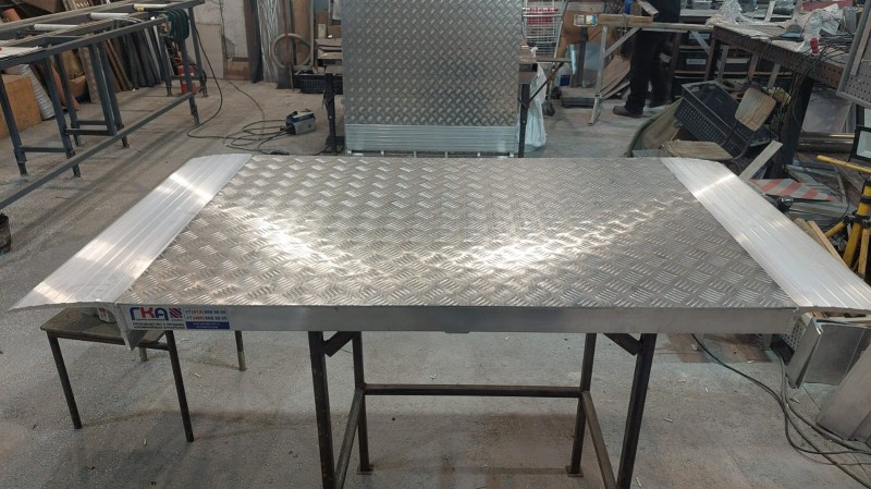 Перегрузочный мост для пандуса