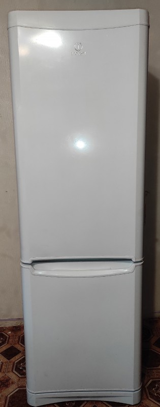 Холодильник Индезит No frost