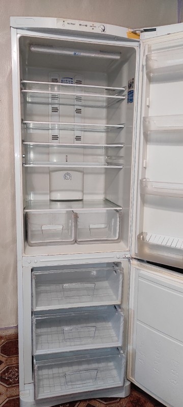 Холодильник Индезит No frost