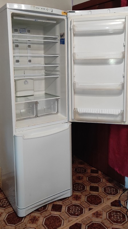 Холодильник Индезит No frost