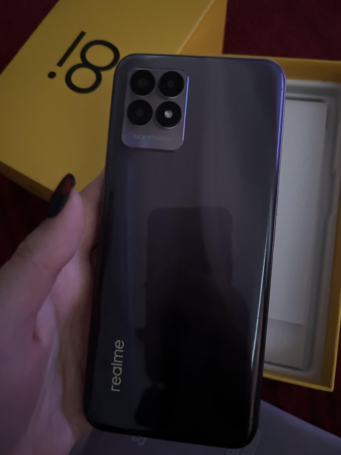 Продаю телефон)