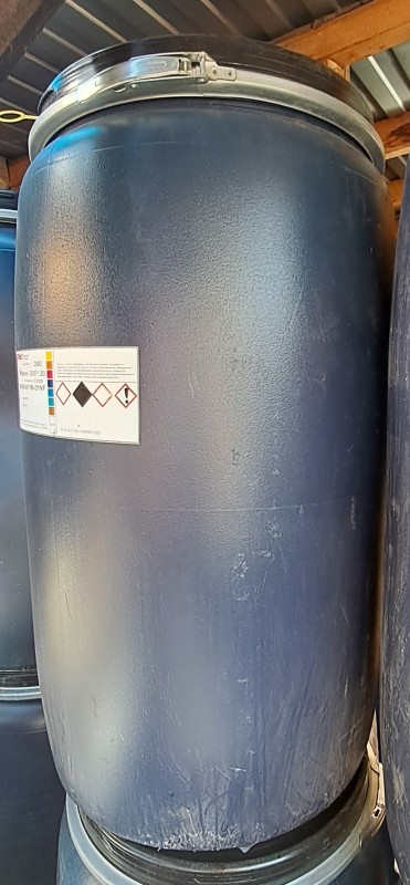 очка пластиковая 227 литров НОВАЯ с метал.хомутом