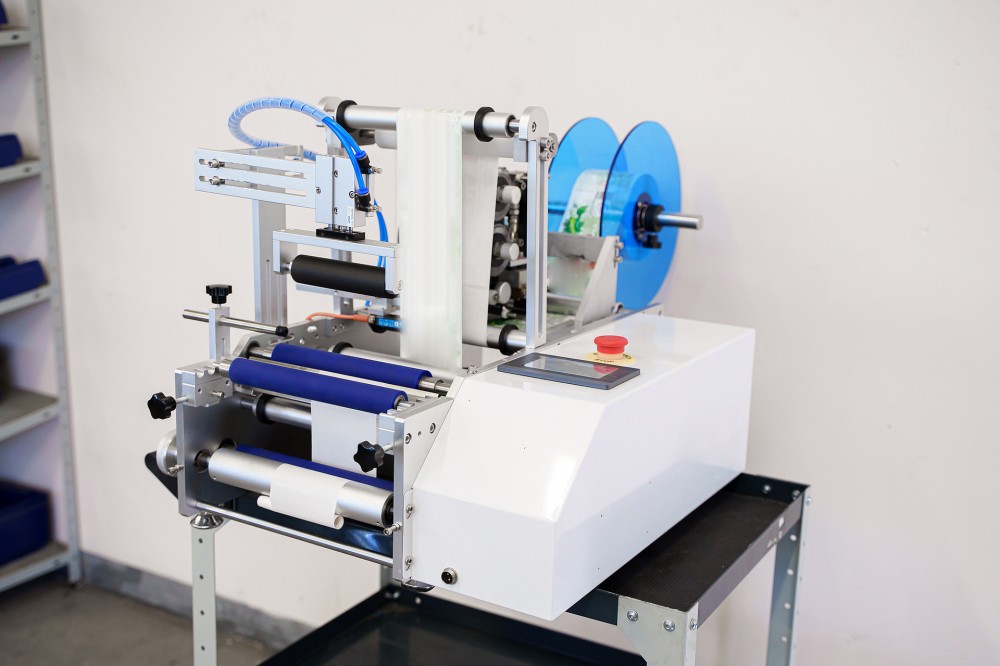 Полуавтоматический настольный этикетировщик AS-С12