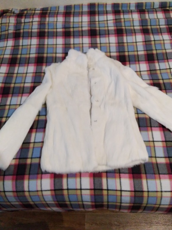 Новый полушубок из натурального меха кролика