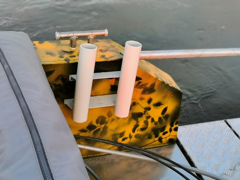 Держатель удилища (троллинг), прямой или наклонный