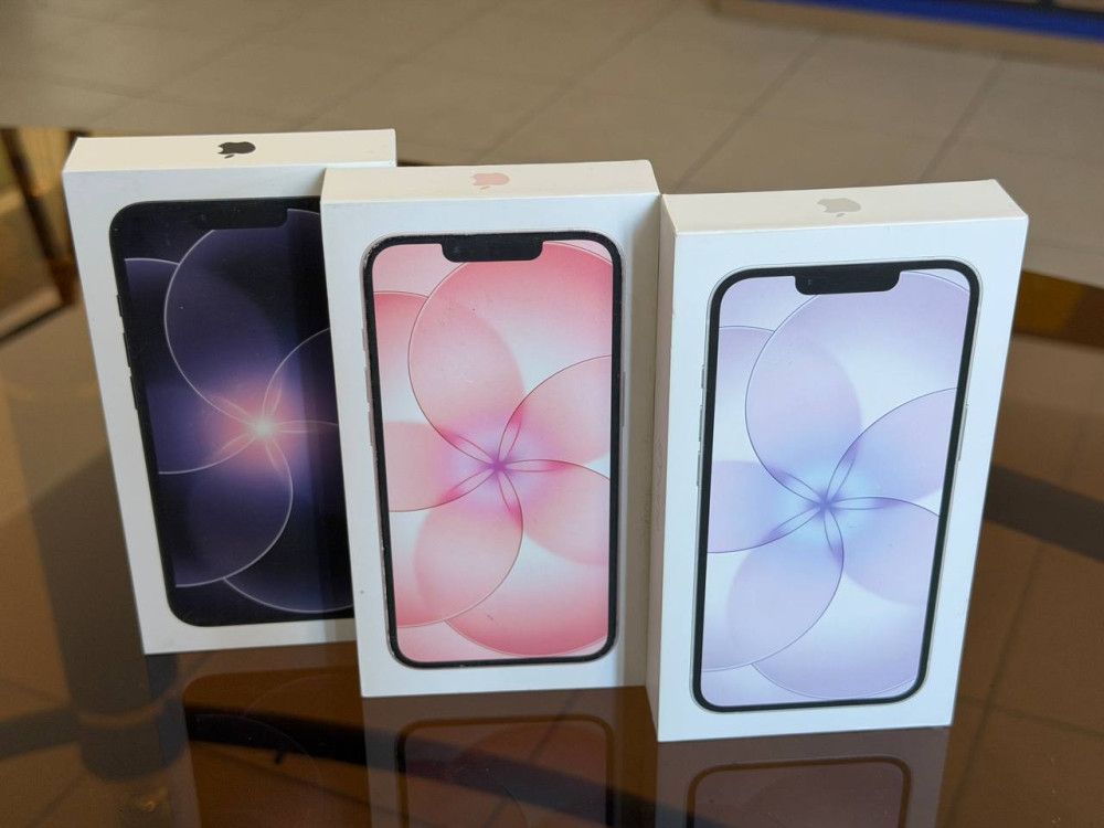 iPhone 17e, 256 ГБ, eSIM
