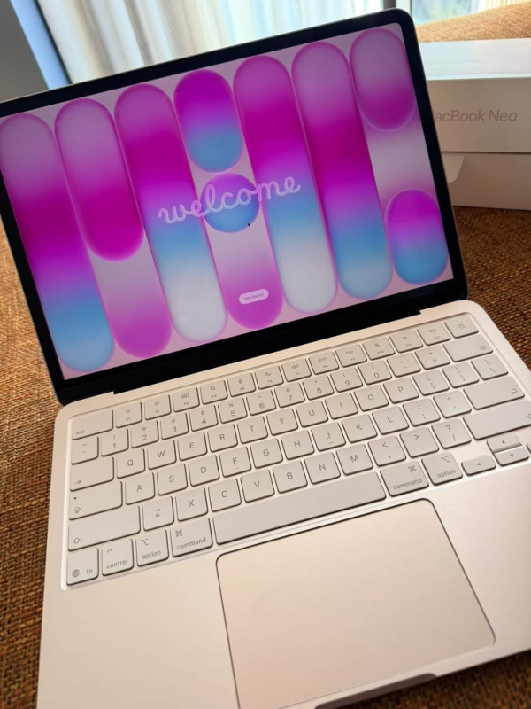 Apple MacBook Neo 13 8/256
